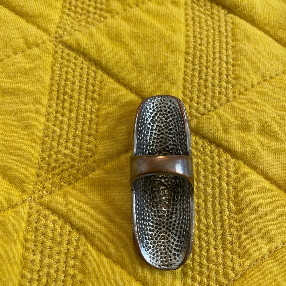 Beautiful Pattern Ring - Picture 3 of 3